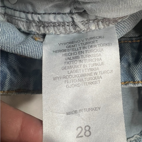 The Ragged Priest Burner Cut Out‎ Mom Jeans Dolls Kill women’s size 28 VGUC - Picture 11 of 12